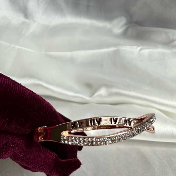 Stainless steel and zircon -Roman Numeral Bangle Bracelet - Picture 12 of 12
